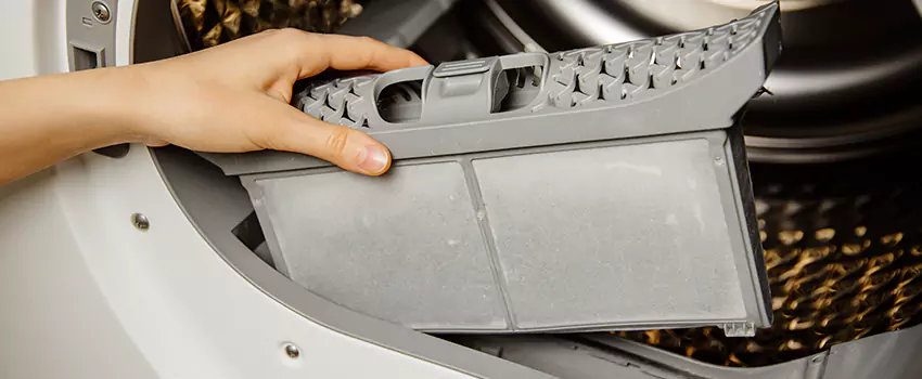 Signs Of A Clogged Dryer Lint Trap in Mason City, Iowa